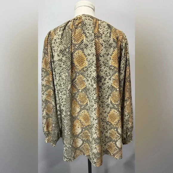 Ava & VIV Women's Plus Size Long Sleeve V-Neck Snake Skin Popover Blouse  Sz X - Picture 9 of 16